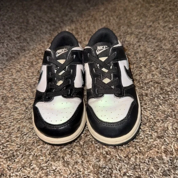 Dunks - Picture 2 of 2